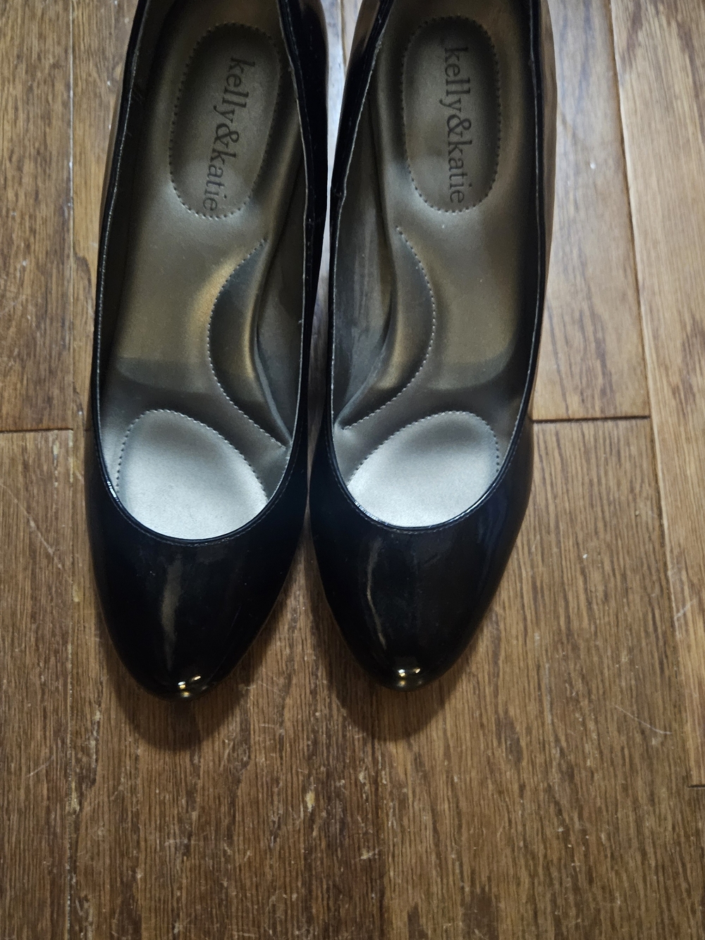 Kelly & Katie Women's Black Patent Round-Toe Pumps